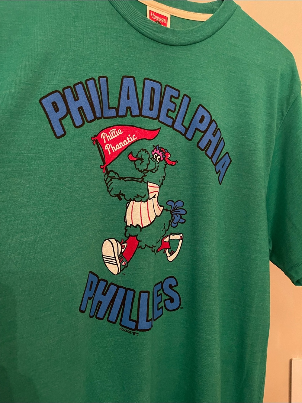 Homage Phillie Phanatic Mascot Philadelphia Phillies Green T-Shirt Men’s Sz. L - Picture 2 of 6